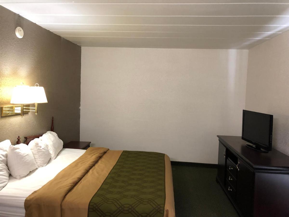 Econo Lodge Wisconsin Rapids Exterior foto