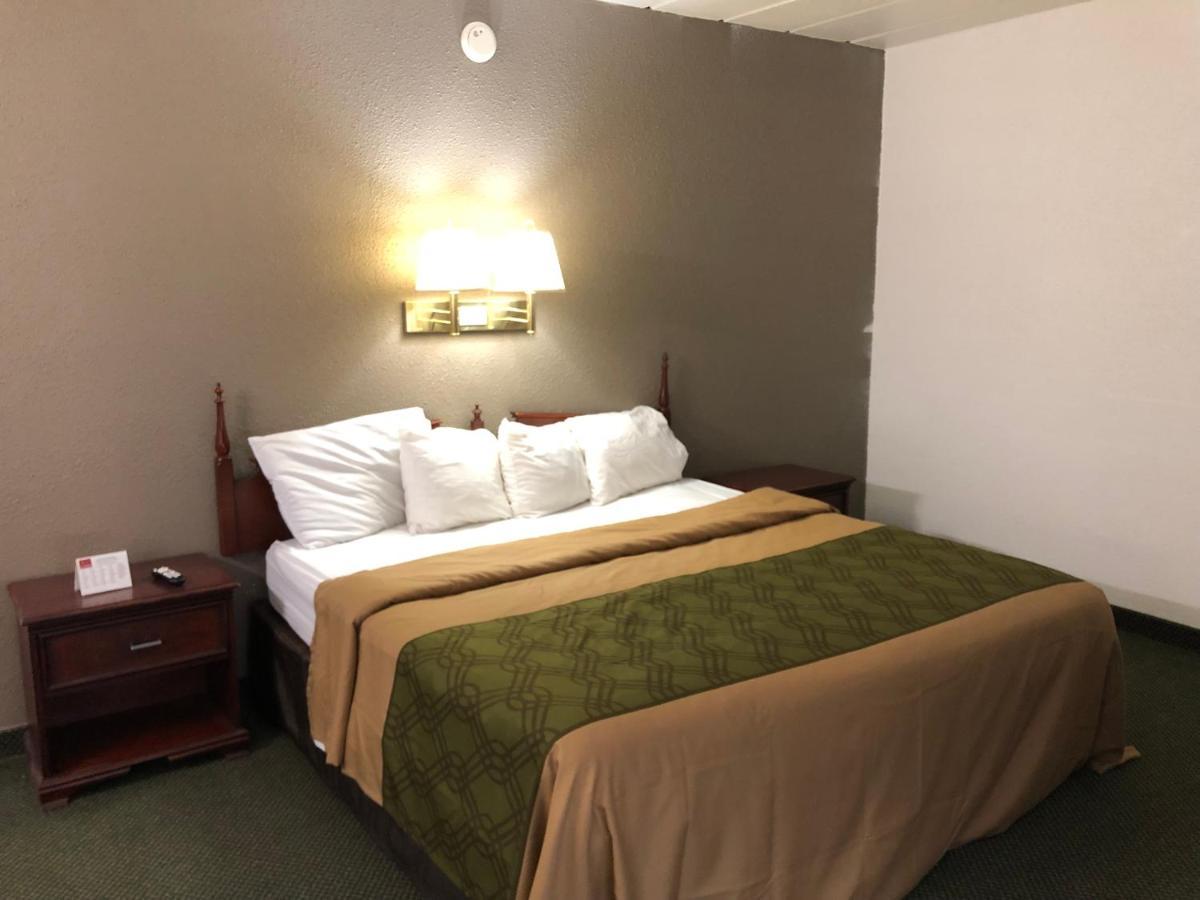 Econo Lodge Wisconsin Rapids Exterior foto