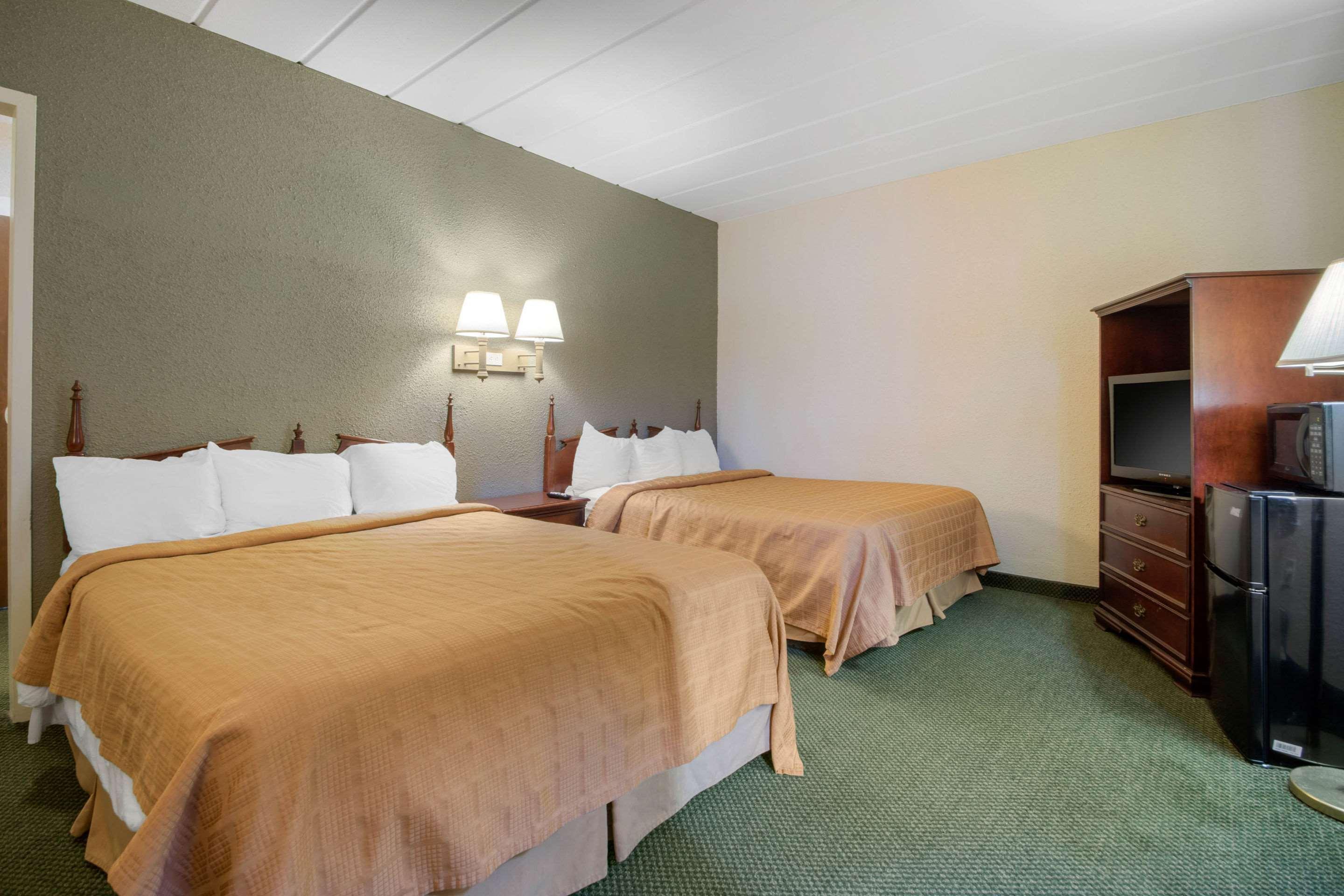 Econo Lodge Wisconsin Rapids Exterior foto