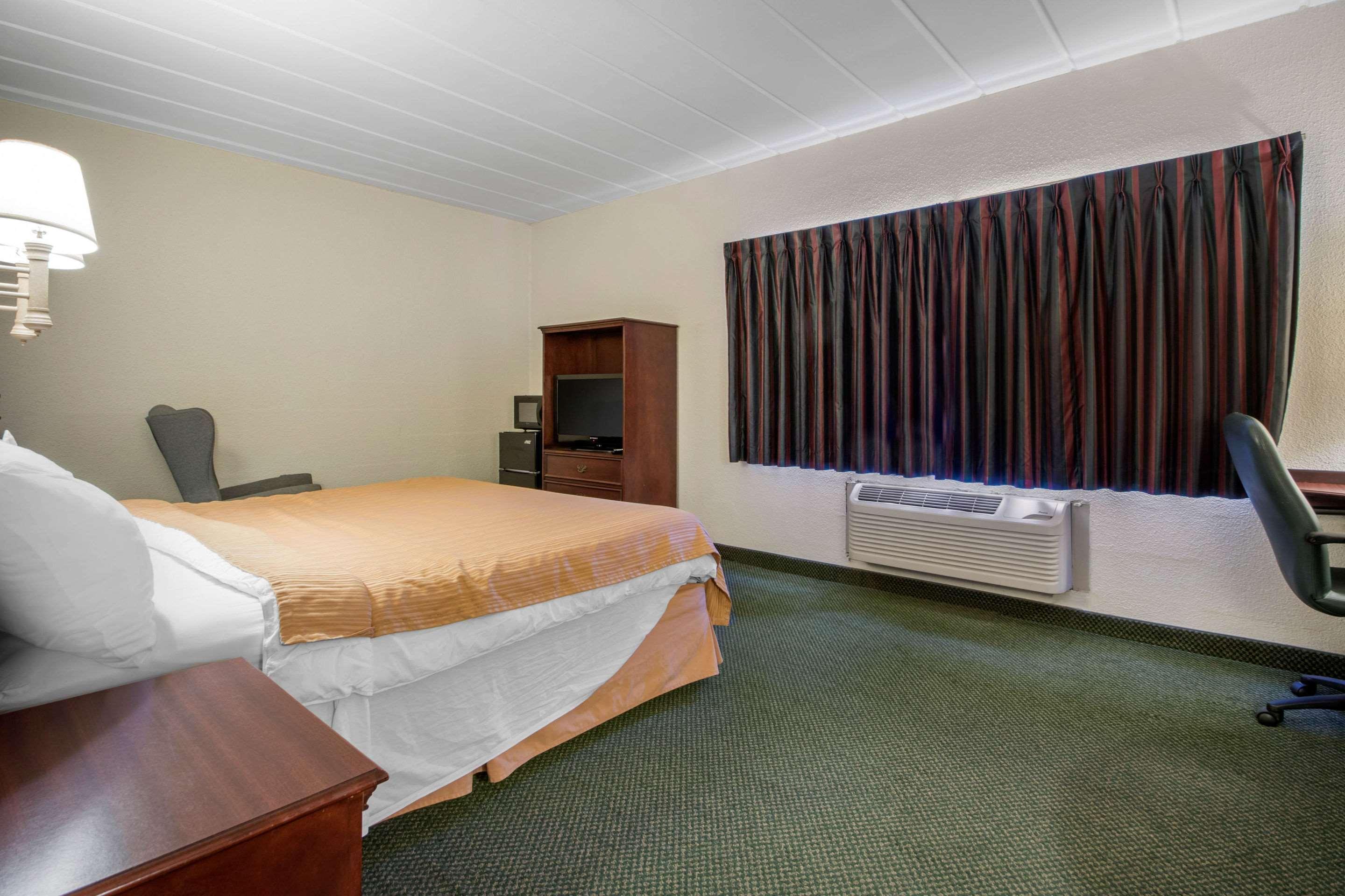 Econo Lodge Wisconsin Rapids Exterior foto