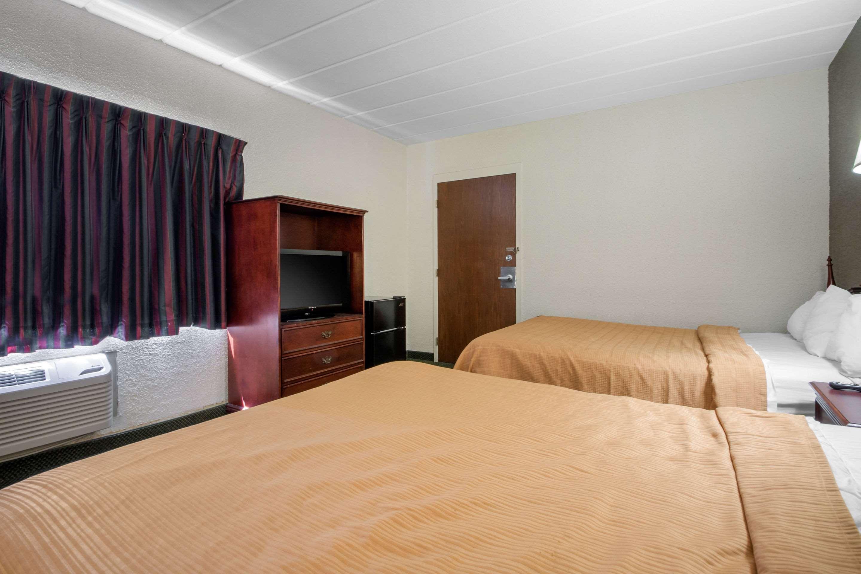 Econo Lodge Wisconsin Rapids Exterior foto
