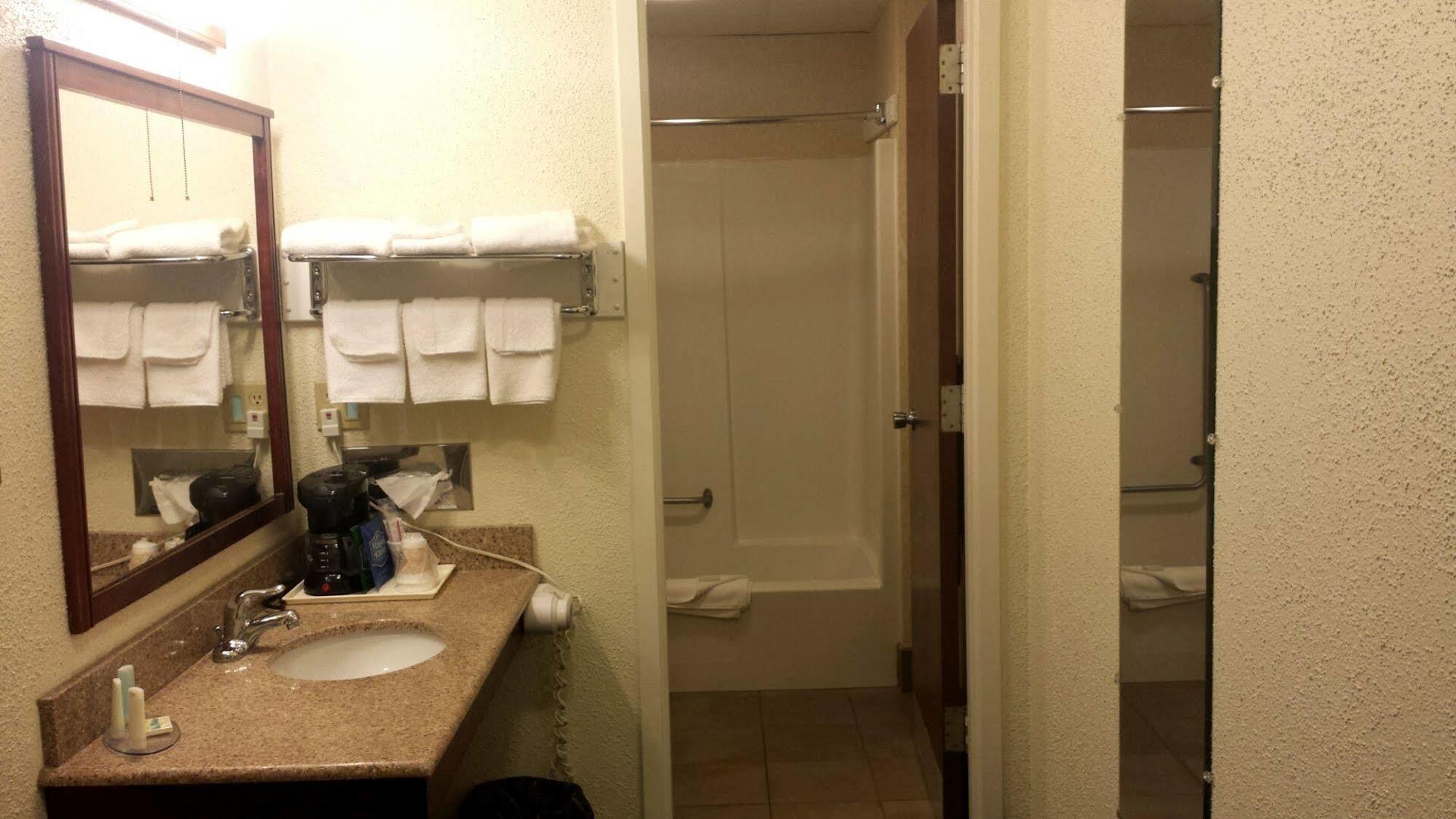 Econo Lodge Wisconsin Rapids Exterior foto